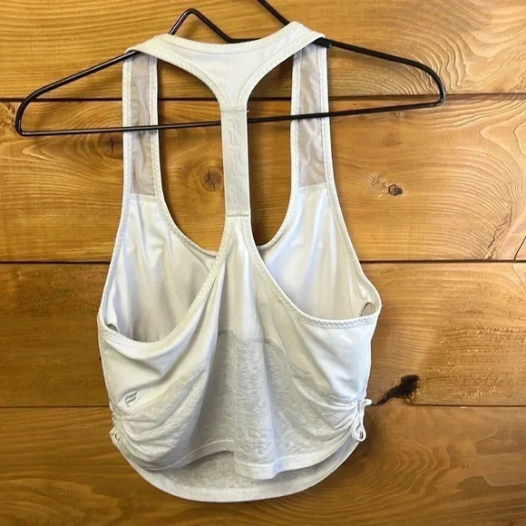 FABLETICS MEDIUM/LARGE (16inch pit) WHITE CROPPED ATHLETIC SHIRT - Picture 5 of 9